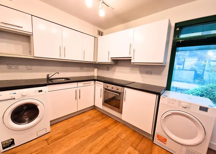 River Liffey In Temple Bar Apartment Dublin